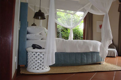 Acacia Farm Lodge bedroom